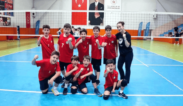 Yedidağ Spor Minik Erkek Voleybol Takımı Ankara Ligi’ni İkinci Sırada Tamamladı